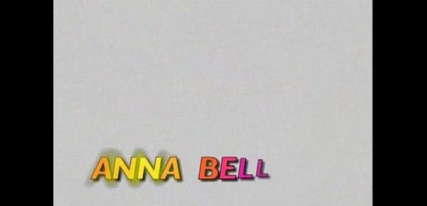  Anna Bell blooper